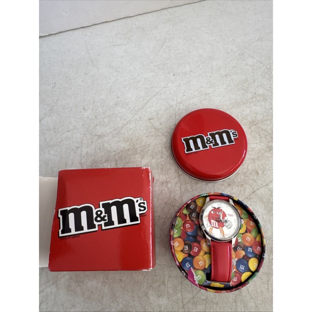 MARS M&M CANDY QUARTZ WATCH RED SILVER TONE NOS